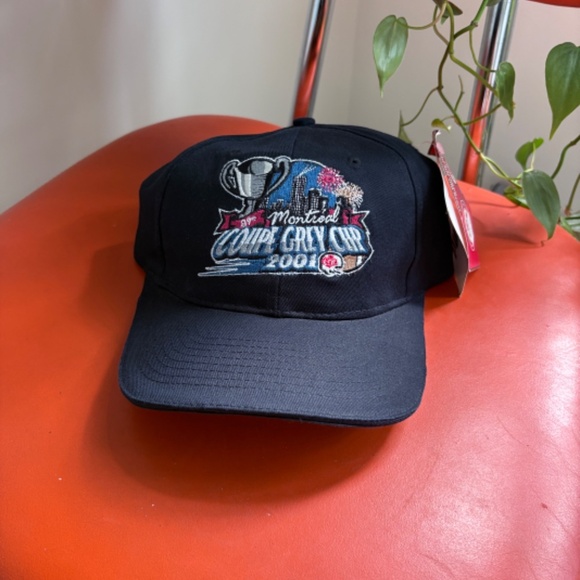 vintage 2001 GREY CUP MONTREAL CFL FOOTBALL Puma NWT - Picture 8 of 8